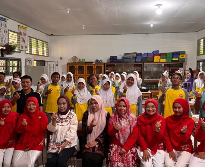 Wujudkan Sekolah Aman, SMPN 17 Kota Jambi Gelar Simulasi Kesiapsiagaan Medis Siswa