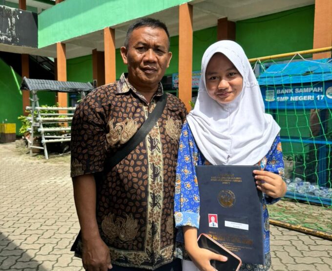 Penerimaan Rapor Semester Ganjil TA 2025/2026 Berlangsung Tertib, SMPN 017 Jambi Dukung Program GATI