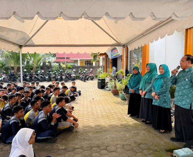 Kokurikuler Kali Ini Berbeda, Siswa Kelas IX SMP Negeri 17 Jambi Kunjungi Wisma Batik Seri Tanjung